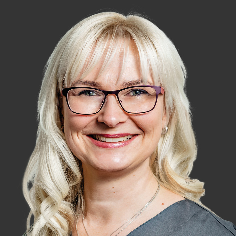 schmalkalden-zahnarzt-praxis-dr-med-heike-rudolph-team-fachkraefte-thumser-romy