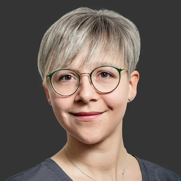 schmalkalden-zahnarzt-praxis-dr-med-heike-rudolph-team-fachkraefte-angelika-wagner schmalkalden-zahnarzt-praxis-dr-med-heike-rudolph-team-fachkraefte-angelika-wagner-babyurlaub